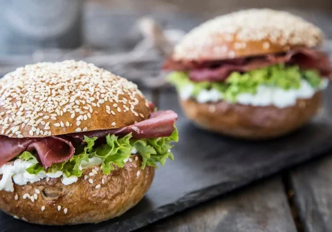 Γαλλικό Brioche με Κρέμα Τυριού και Bresaola