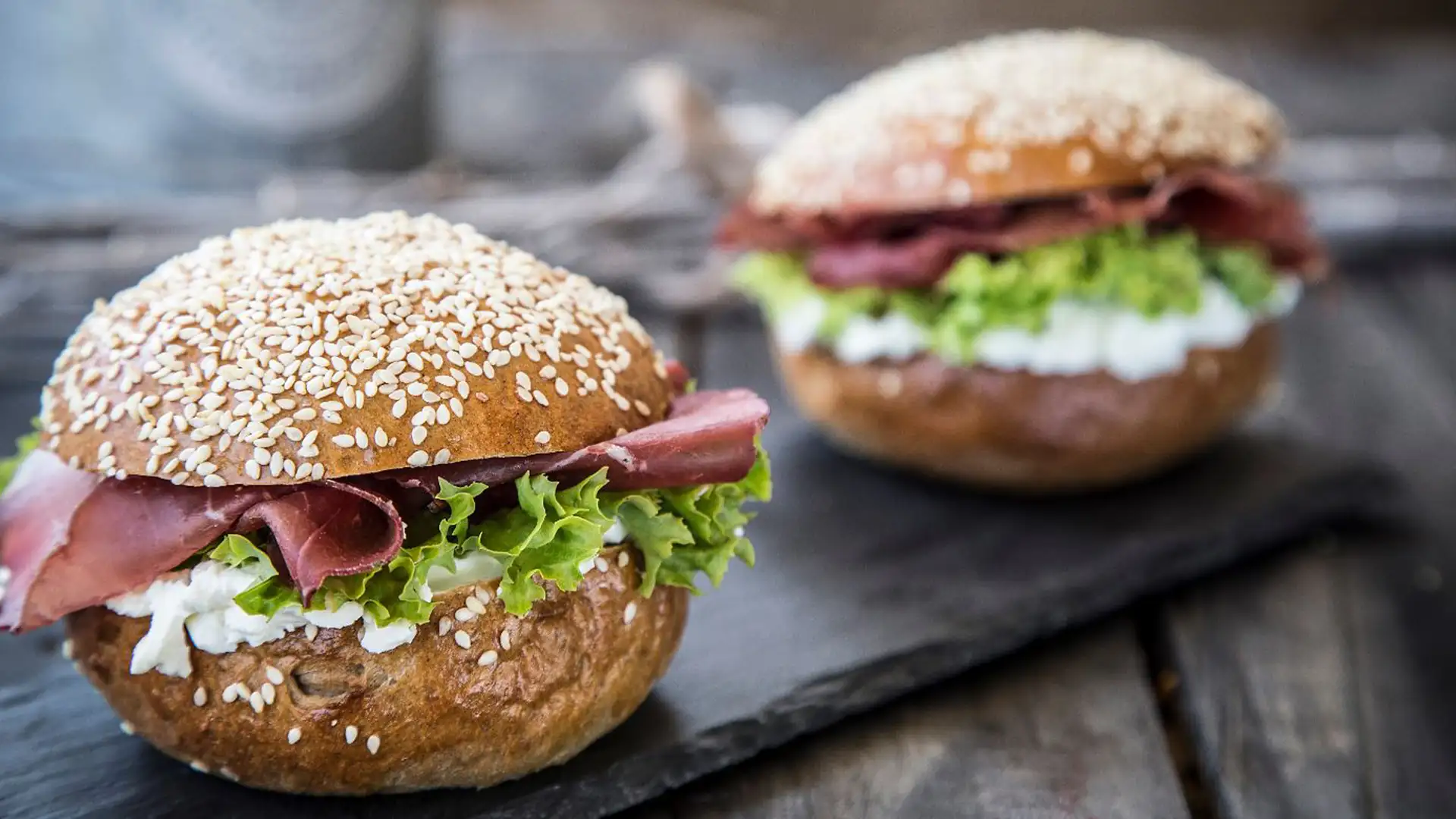 Γαλλικό Brioche με Κρέμα Τυριού και Bresaola
